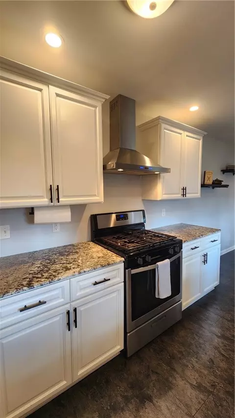 Kitchen - 48 Belview Dr, Irondequoit, NY 14609 photo 3 of 3
