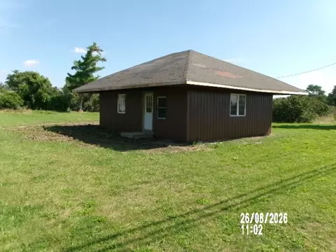 5877 Main Rd, Stafford, NY 14143