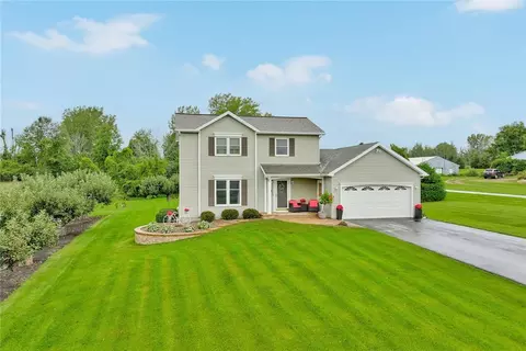 5907 Arbor Rd, Ontario, NY 14519