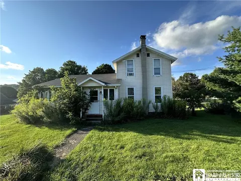 624 Maple Shade Ln, Poland, NY 14747