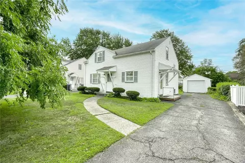 239 Fielding Rd, Greece, NY 14626