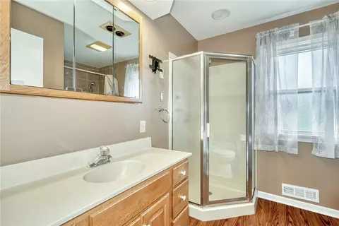 Bath - 129 Brookview Dr, Irondequoit, NY 14617 photo 1 of 4
