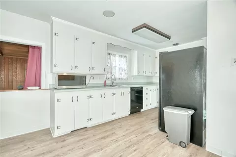 Kitchen - 129 Brookview Dr, Irondequoit, NY 14617 photo 1 of 4