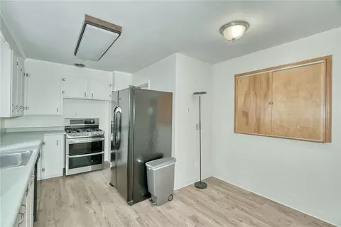 Kitchen - 129 Brookview Dr, Irondequoit, NY 14617 photo 2 of 4