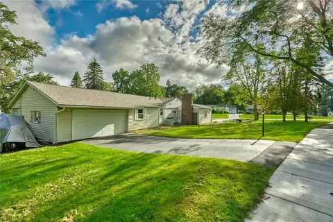 Exterior - 129 Brookview Dr, Irondequoit, NY 14617 photo 9 of 10