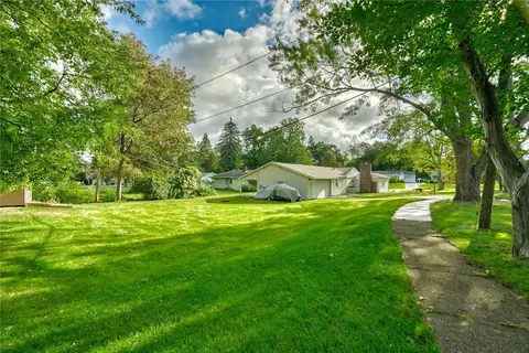 Exterior - 129 Brookview Dr, Irondequoit, NY 14617 photo 8 of 10