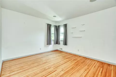 Bedroom - 129 Brookview Dr, Irondequoit, NY 14617 photo 6 of 8