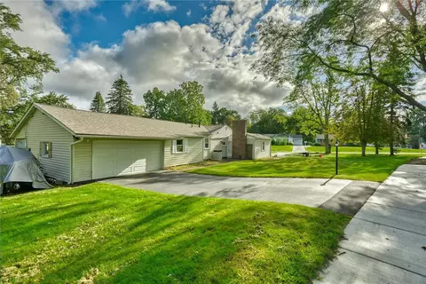 Exterior - 129 Brookview Dr, Irondequoit, NY 14617 photo 10 of 11