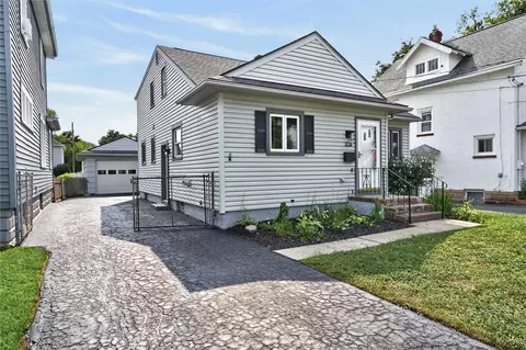316 W Elm St, East Rochester, NY 14445