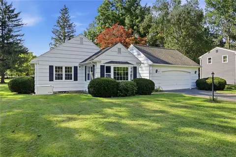 5 Duncott Rd, Perinton, NY 14450