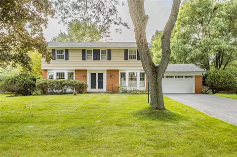 5 Buchanan Rd, Pittsford, NY 14534