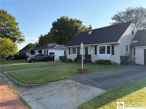 49 Howard St, Jamestown, NY 14701