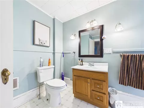 Bath - 815 Washington St, Olean, NY 14760 photo 2 of 3