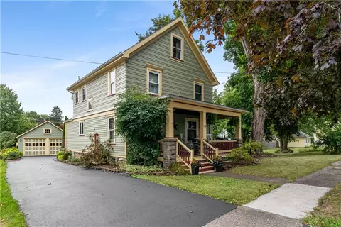 10 Park St, Shortsville, NY 14548