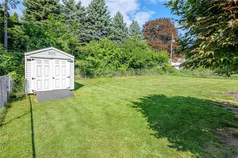 Exterior - 25 Dorington Rd, Irondequoit, NY 14609 photo 4 of 10