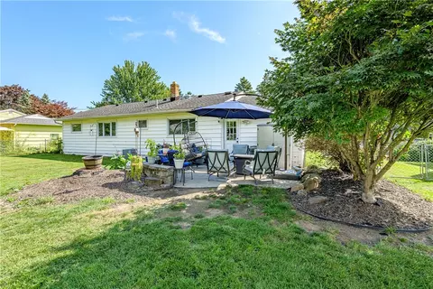 Exterior - 25 Dorington Rd, Irondequoit, NY 14609 photo 5 of 10