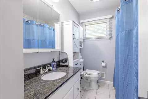 Bath - 25 Dorington Rd, Irondequoit, NY 14609 photo 1 of 3