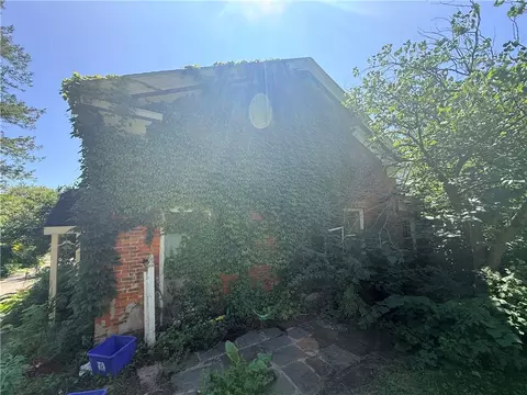 Exterior - 101 Broad St, Lyons, NY 14489 photo 6 of 10