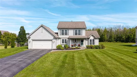 7624 Lake Meadow Dr, Ontario, NY 14519