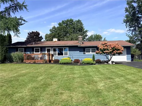 180 Hollybrook Rd, Rochester, NY 14623