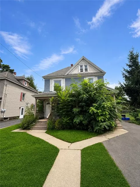 231-233 East Ave, Minoa, NY 13116