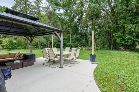 Exterior - 540 Helendale Rd, Irondequoit, NY 14609 photo 5 of 8