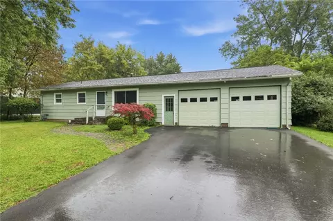 40 Rouge Rd, Rochester, NY 14623