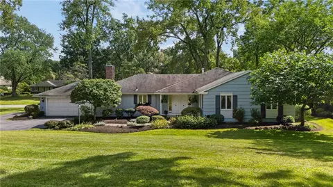 23 N Country Club Dr, Rochester, NY 14618