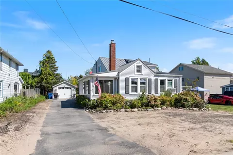 7586 2nd St, Sodus Point, NY 14555