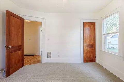 Bedroom - 75 Garford Rd, Irondequoit, NY 14622 photo 4 of 9