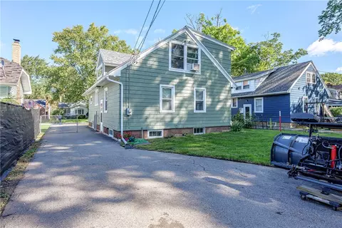 Exterior - 75 Garford Rd, Irondequoit, NY 14622 photo 10 of 12