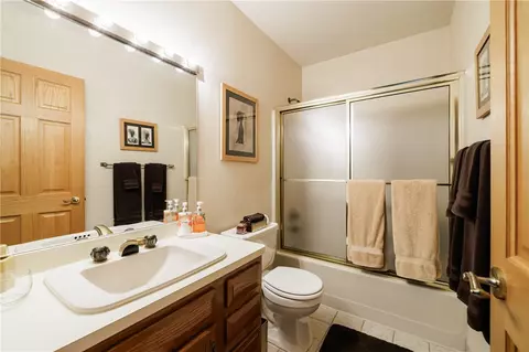 Bath - 1186 Ridge Crest Dr, Victor, NY 14564 photo 3 of 4
