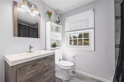 Bath - 450 Eileen Dr, Greece, NY 14616 photo 2 of 3