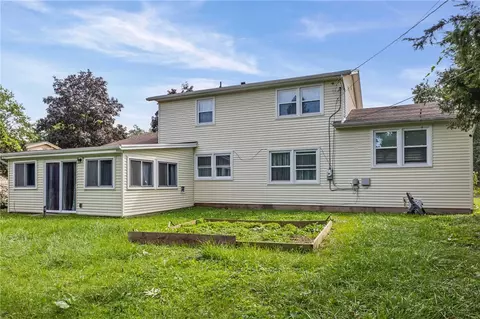 Exterior - 450 Eileen Dr, Greece, NY 14616 photo 5 of 8