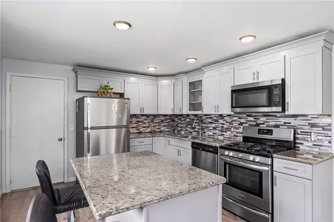 Kitchen - 450 Eileen Dr, Greece, NY 14616 photo 3 of 4