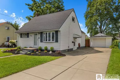 1532 98th St, Niagara Falls, NY 14304