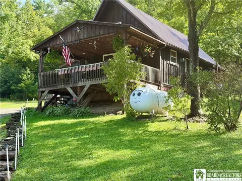 3150 Degroff Rd, Hinsdale, NY 14743