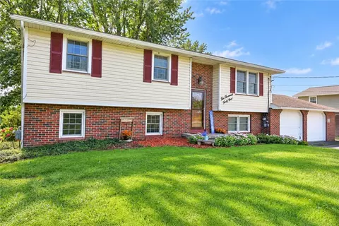 2049 N Hamlin Rd, Hamlin, NY 14464