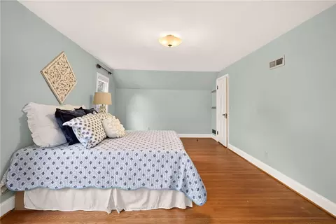 Bedroom - 68 Biltmore Dr, Irondequoit, NY 14617 photo 2 of 9