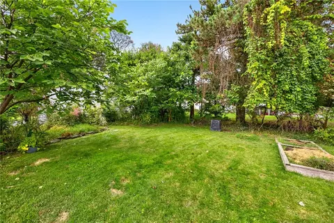 Exterior - 68 Biltmore Dr, Irondequoit, NY 14617 photo 5 of 6