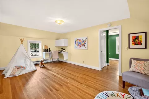 Bedroom - 68 Biltmore Dr, Irondequoit, NY 14617 photo 4 of 9