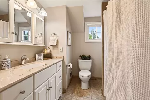 Bath - 68 Biltmore Dr, Irondequoit, NY 14617 photo 2 of 2