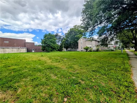 911 Davis St, Elmira City, NY 14901