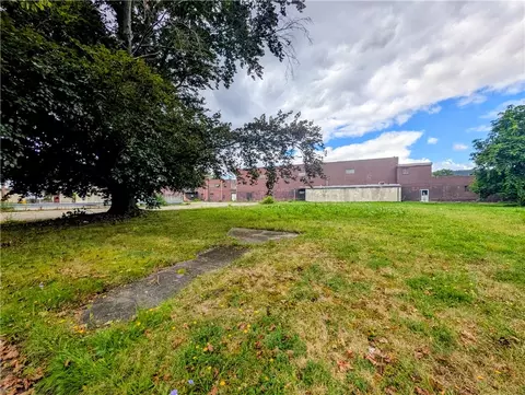 909 Davis St, Elmira City, NY 14901
