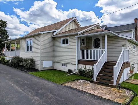 Exterior - 135 Main St, Eldred, PA 16731 photo 2 of 11