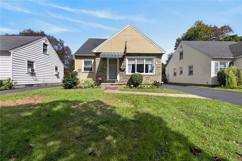 526 Winchester St, Rochester, NY 14615