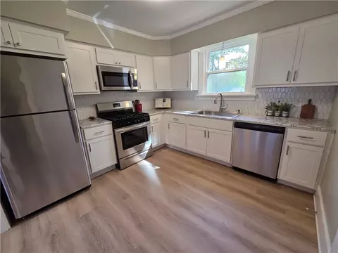 Kitchen - 68 Clearview Rd, Greece, NY 14616 photo 1 of 2