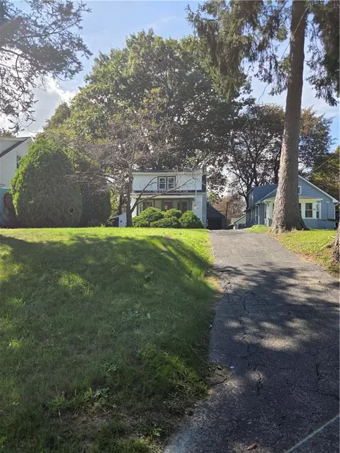 Exterior - 68 Clearview Rd, Greece, NY 14616 photo 2 of 4