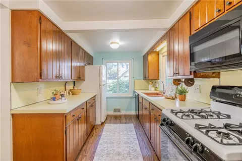 Kitchen - 10 Scenic View Dr, Irondequoit, NY 14622 photo 1 of 2