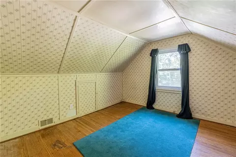 Bedroom - 10 Scenic View Dr, Irondequoit, NY 14622 photo 3 of 4